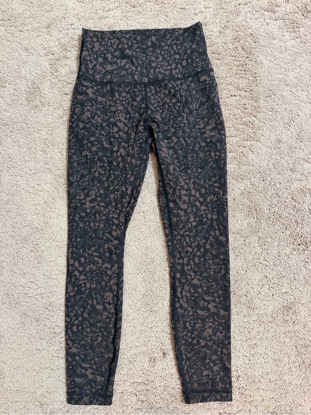 lululemon Black & Charcoal Abstract Print High-Rise Leggings (never worn)